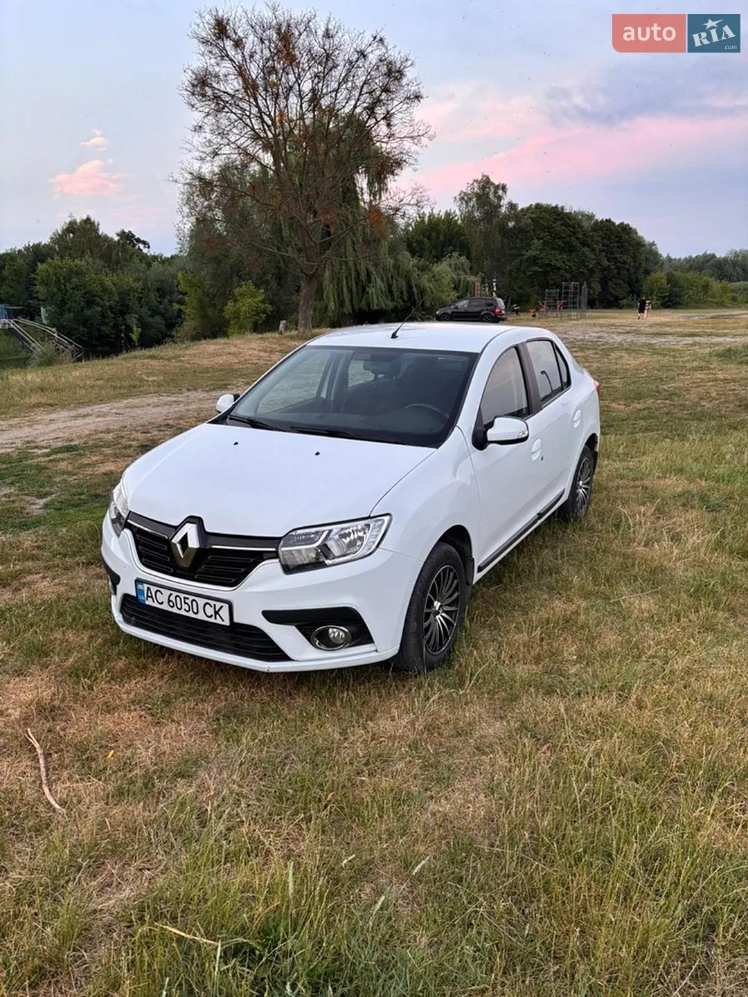 2019 Renault Logan - мініатюра 2