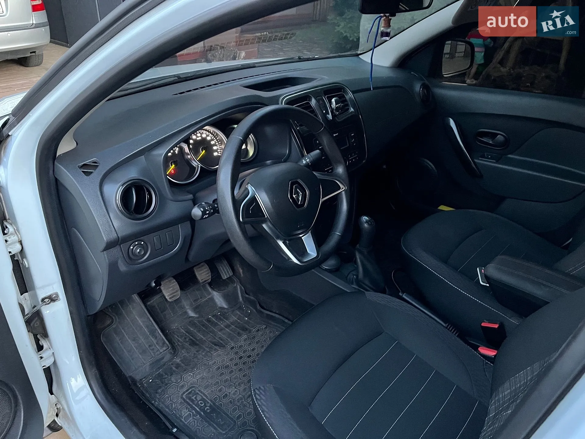 2020 Renault Logan - мініатюра 5