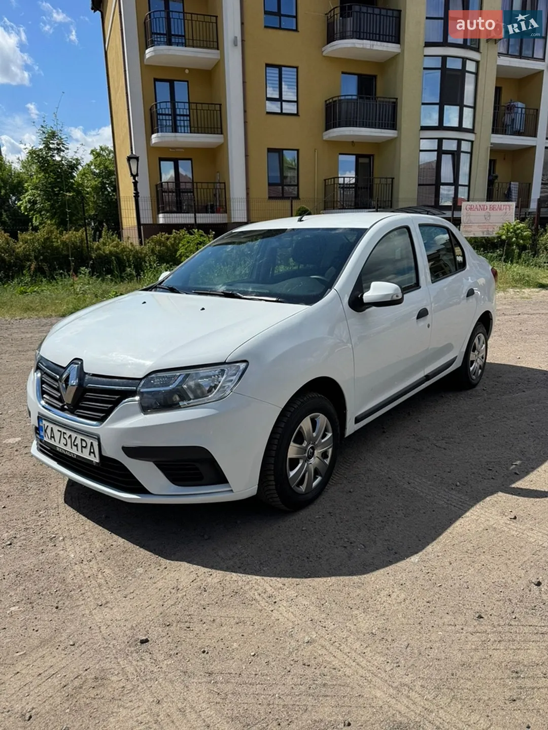 2021 Renault Logan - фото 1