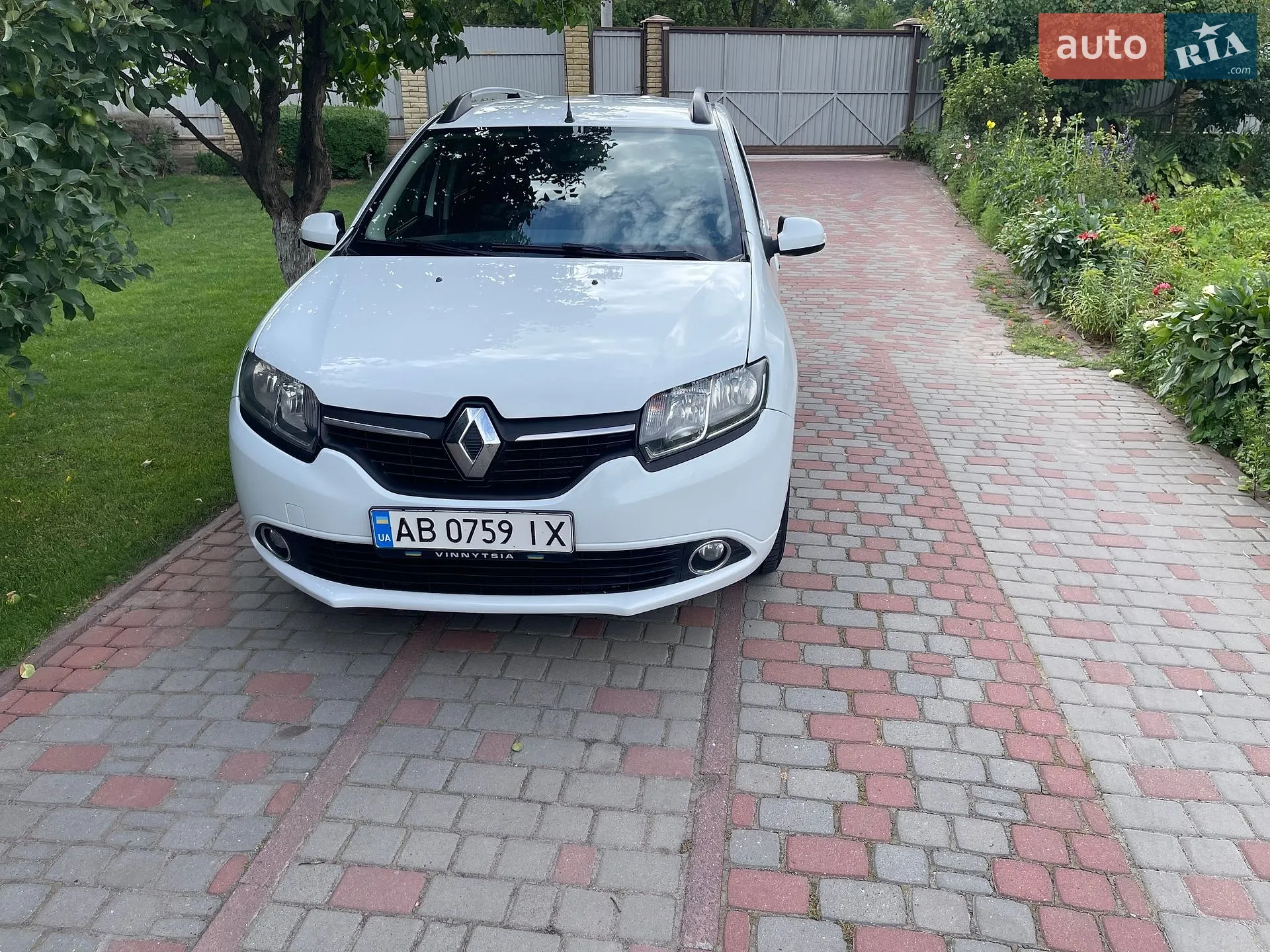 2015 Renault Logan - мініатюра 2