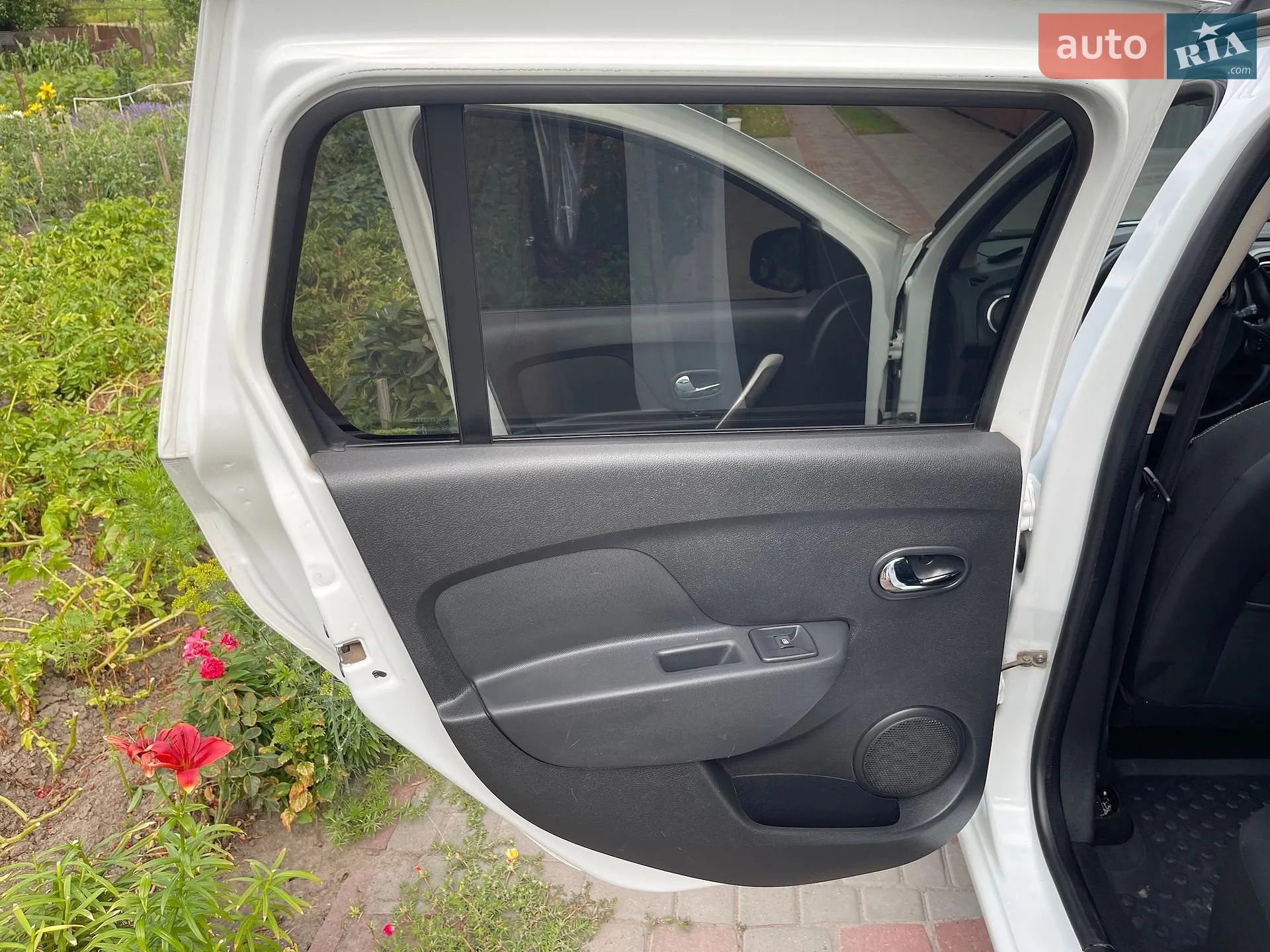 2015 Renault Logan - мініатюра 17