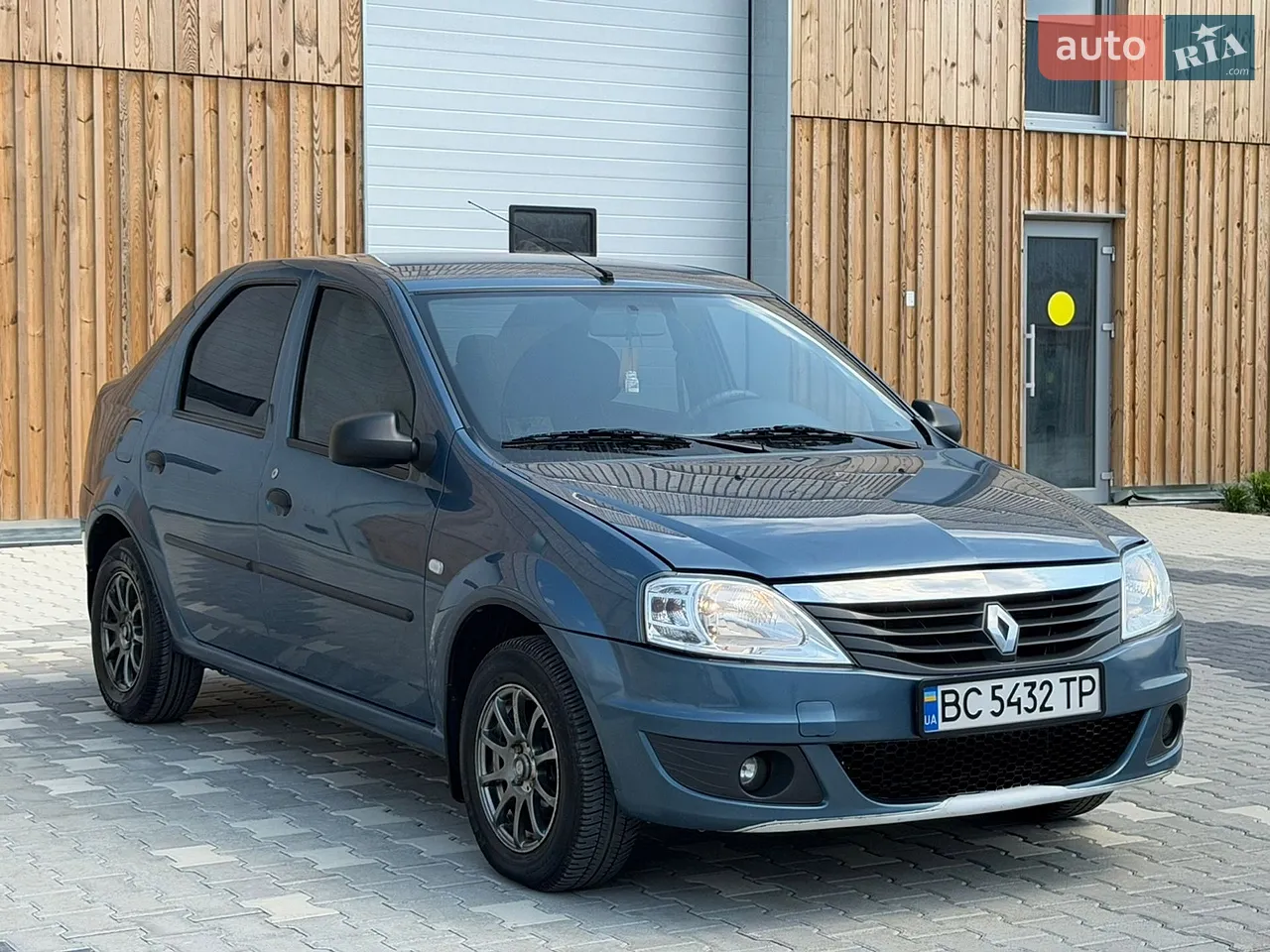 2011 Renault Logan - мініатюра 11