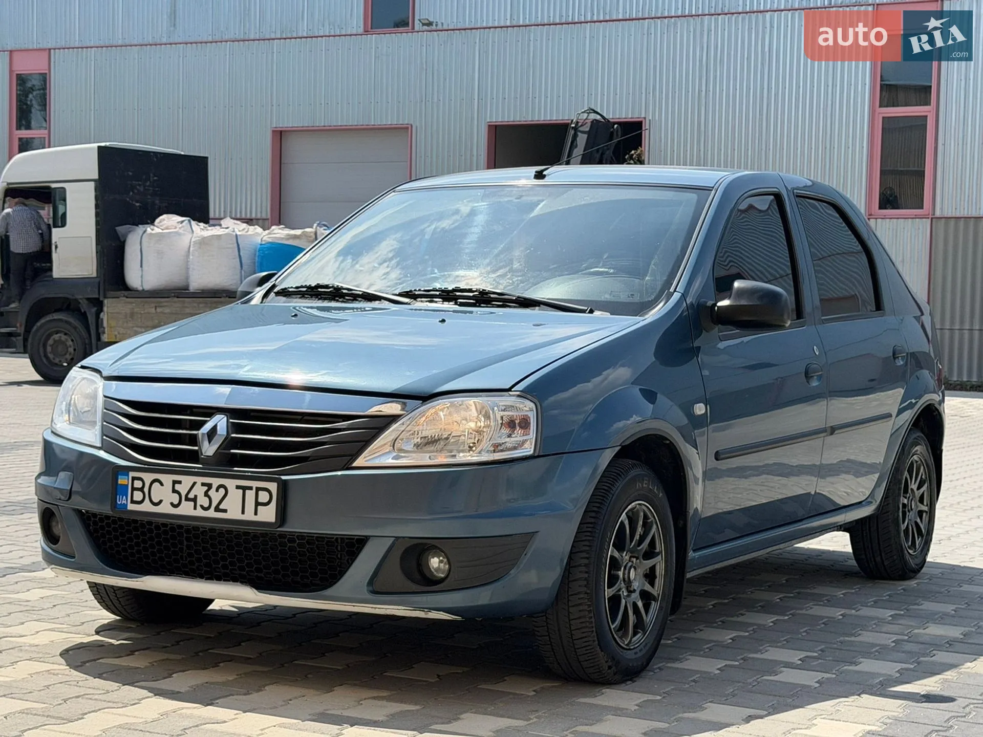 2011 Renault Logan - мініатюра 5