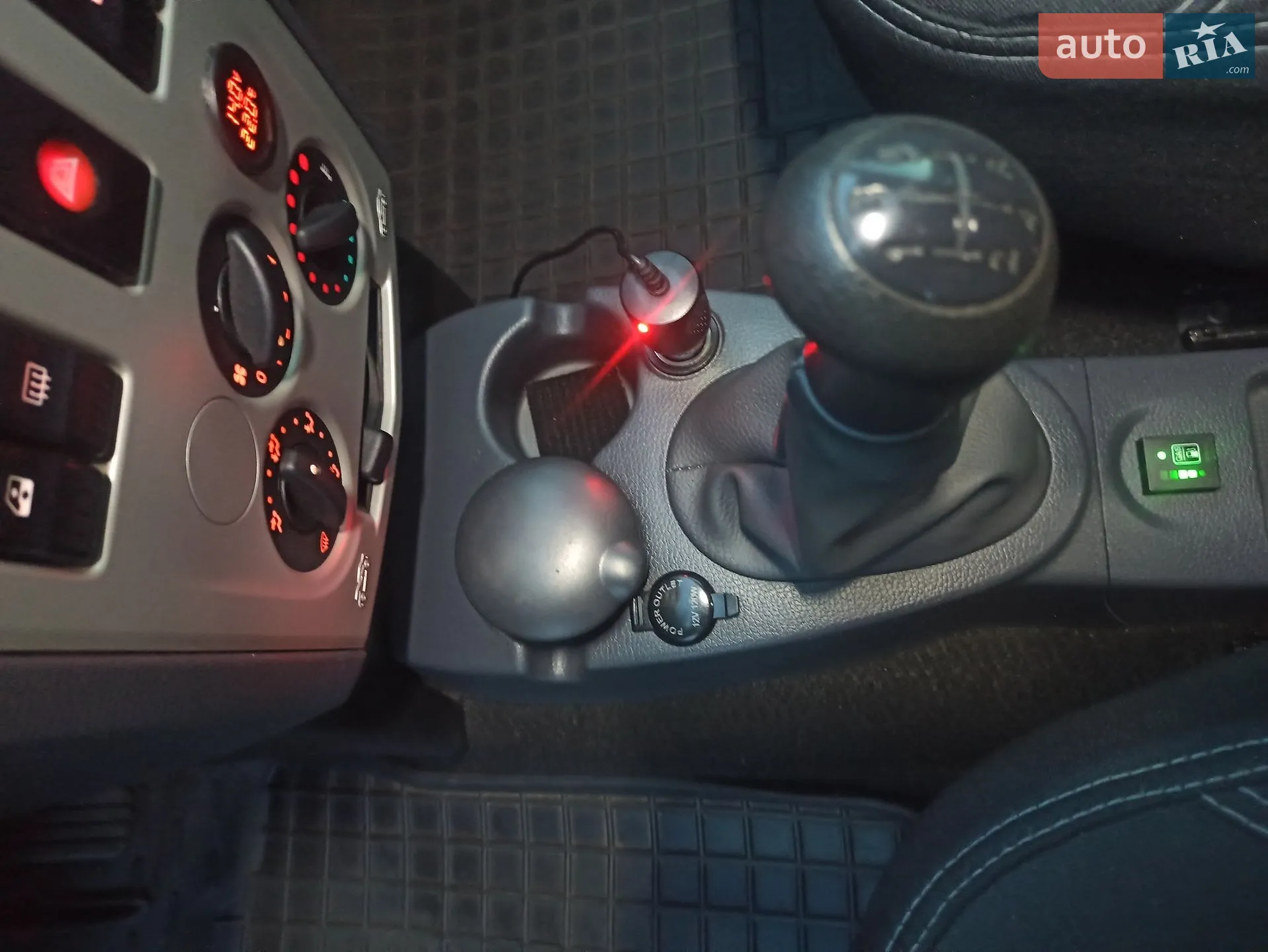 2012 Renault Logan - мініатюра 32