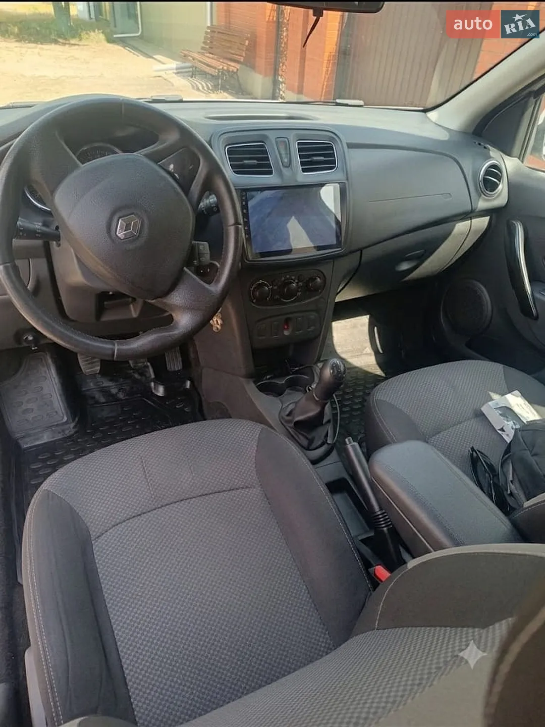 2016 Renault Logan - мініатюра 2