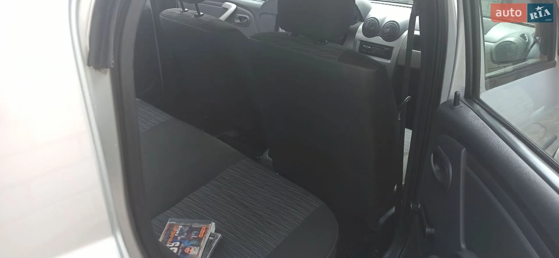 2011 Renault Logan - мініатюра 10