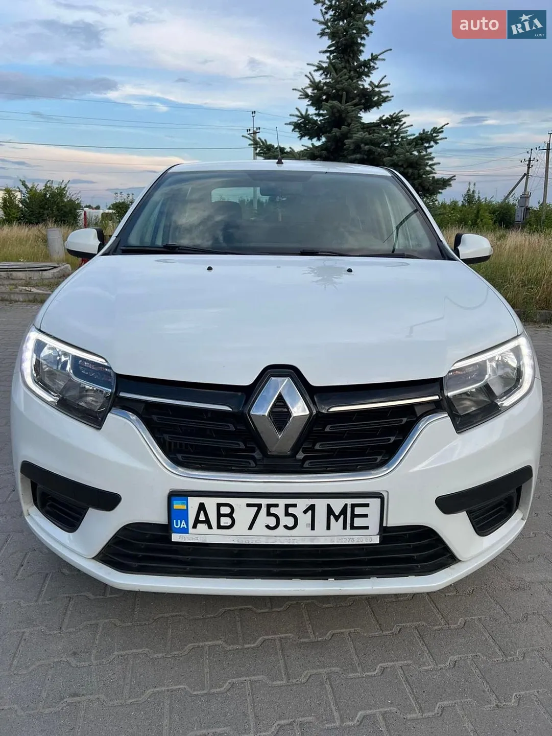 2018 Renault Logan - фото 1