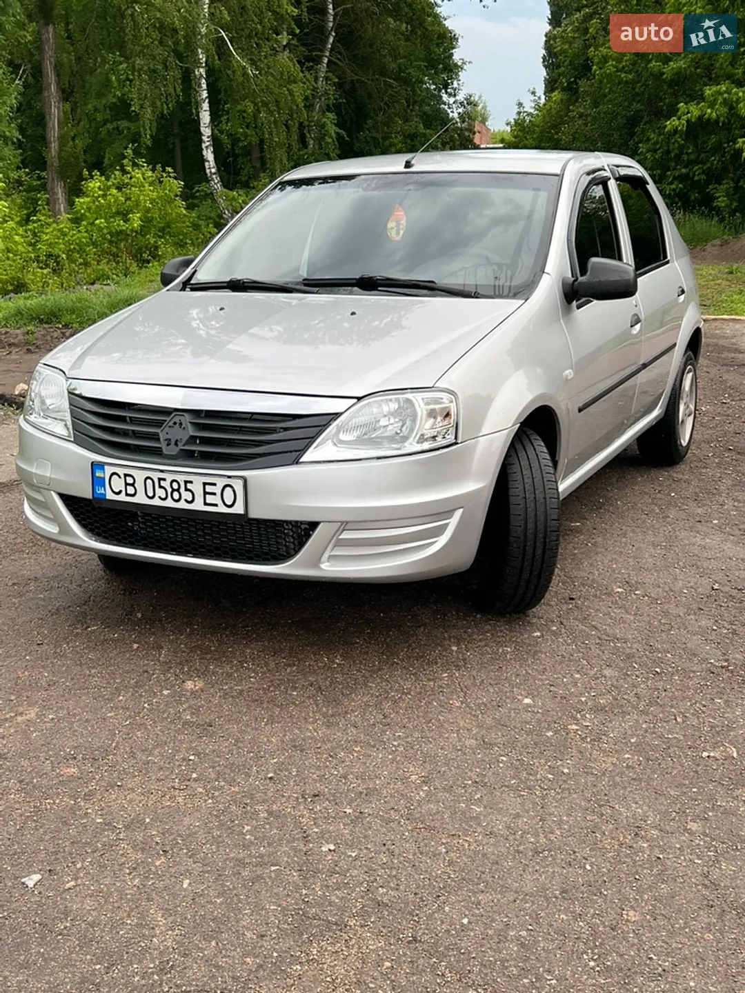 2010 Renault Logan - мініатюра 2