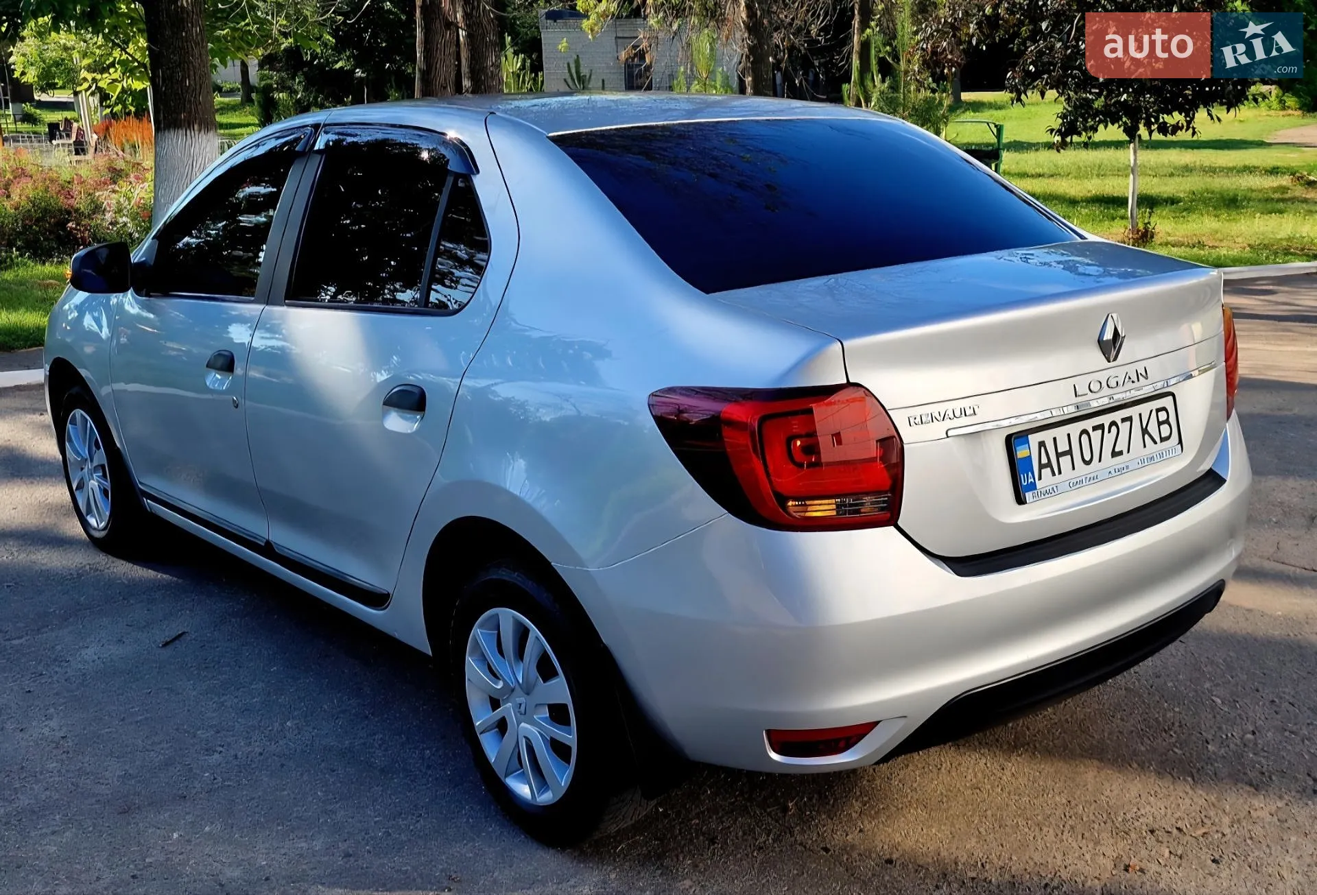 2017 Renault Logan - мініатюра 10
