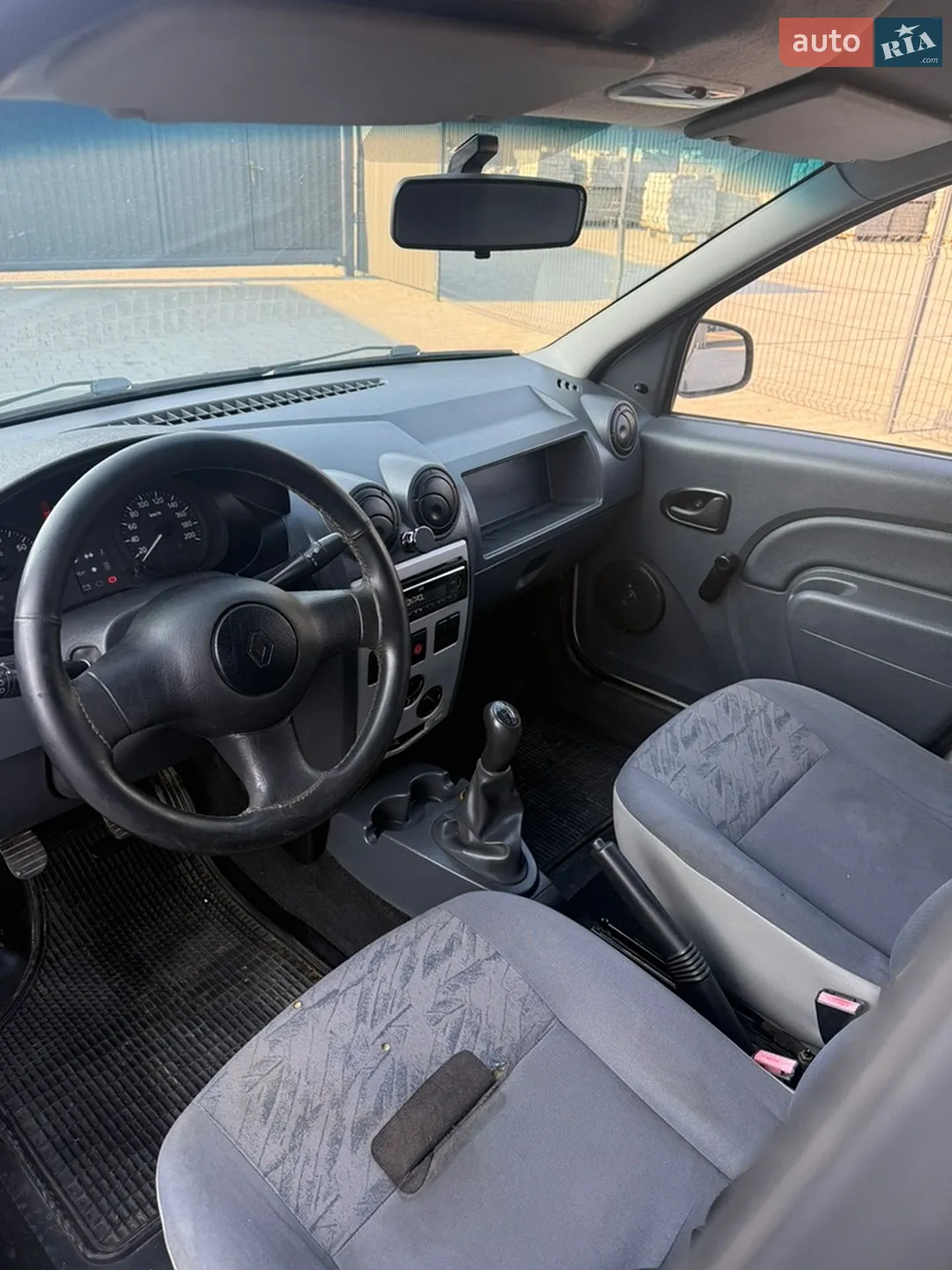 2010 Renault Logan - мініатюра 10