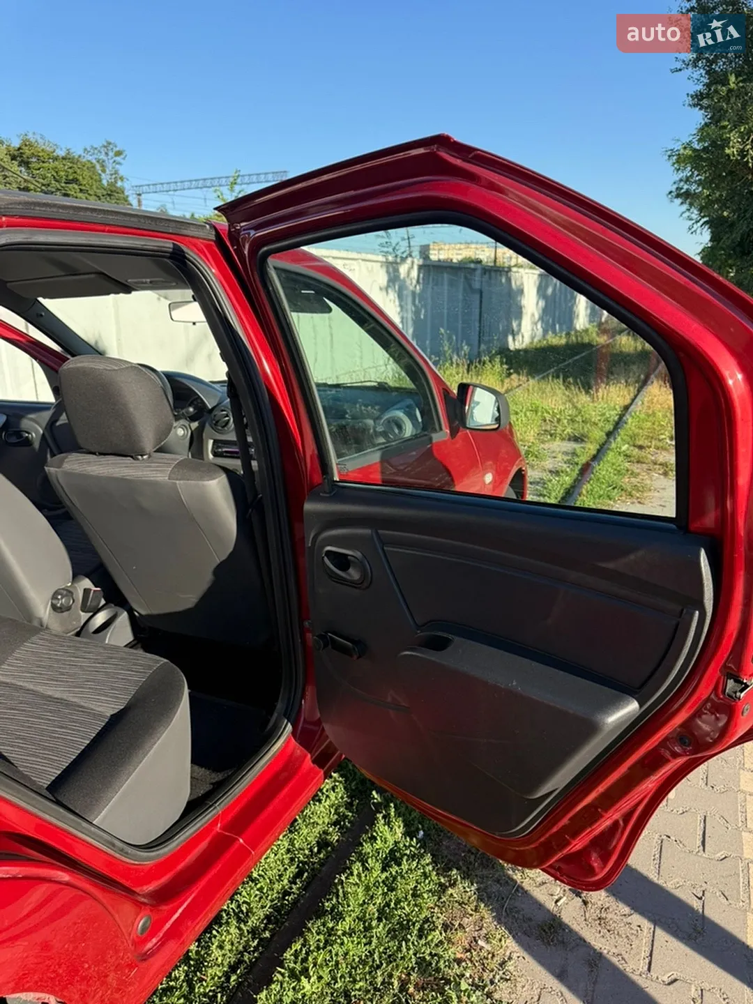2012 Renault Logan - мініатюра 18