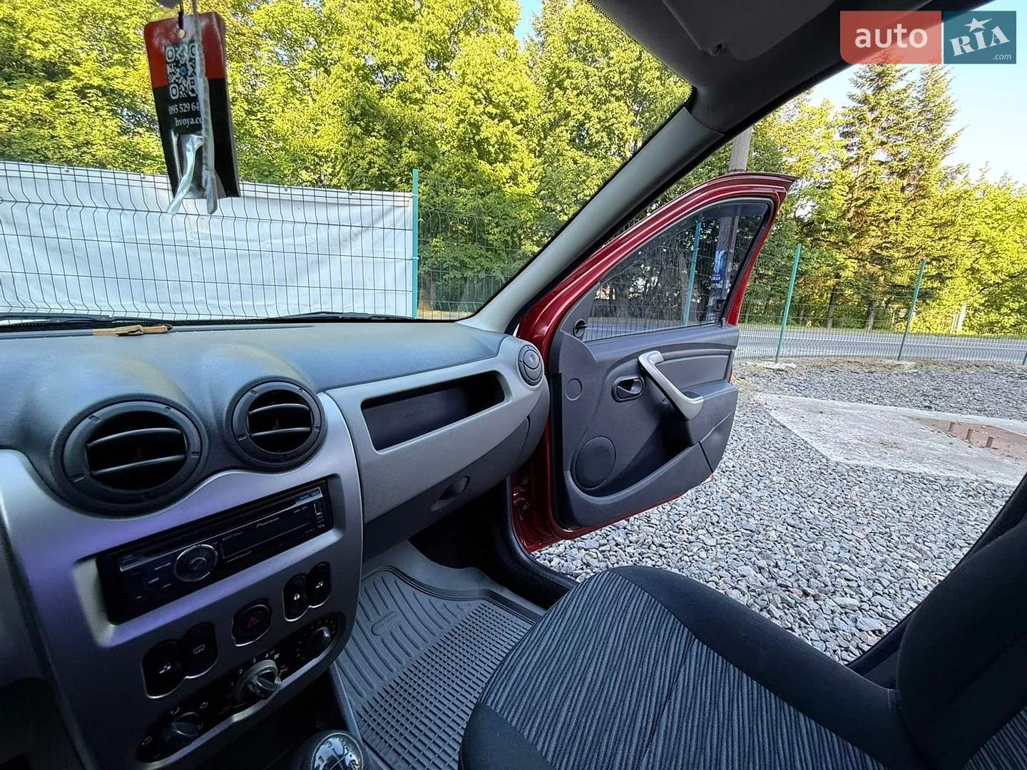 2011 Renault Logan - мініатюра 28