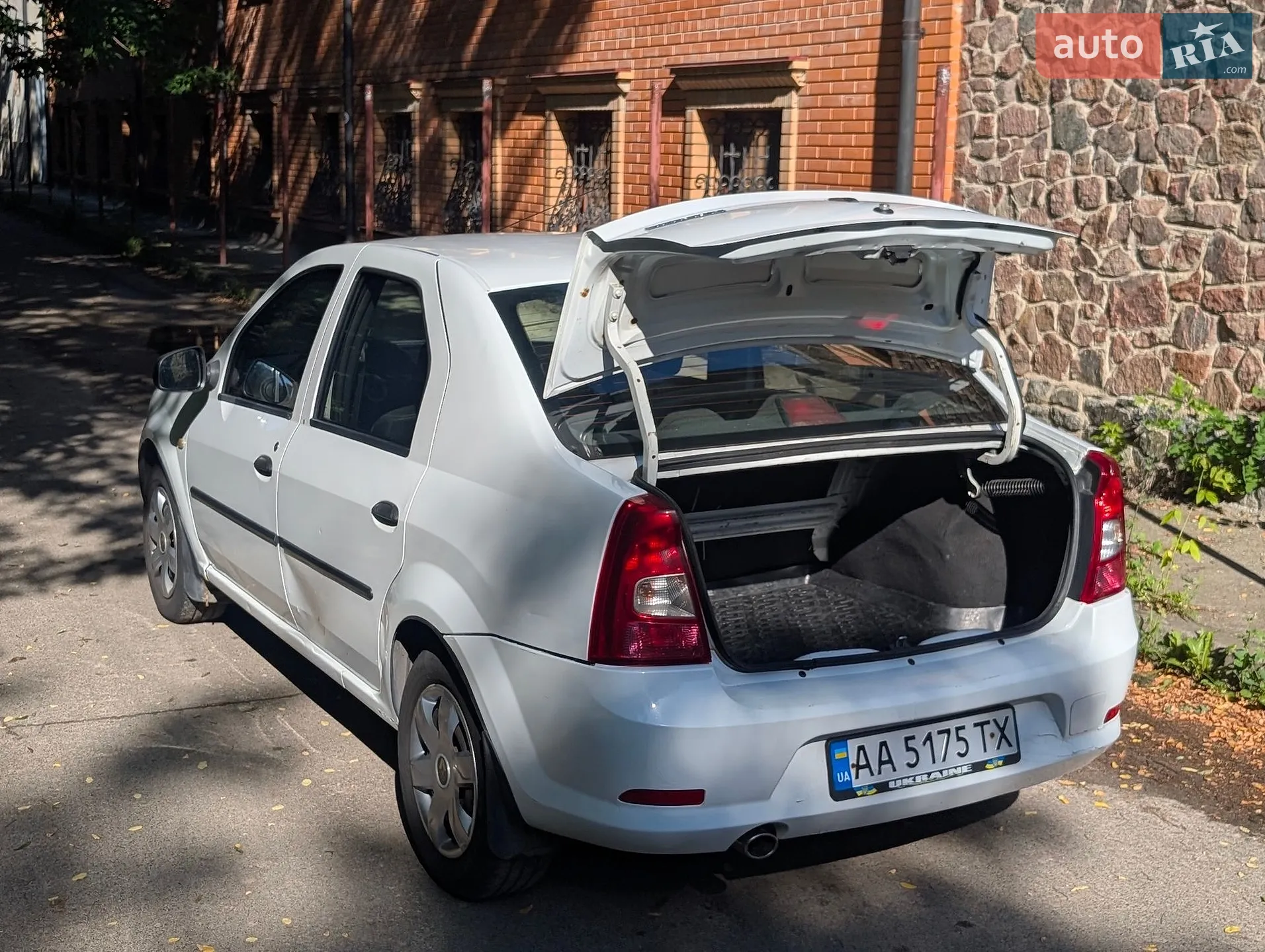 2011 Renault Logan - мініатюра 16