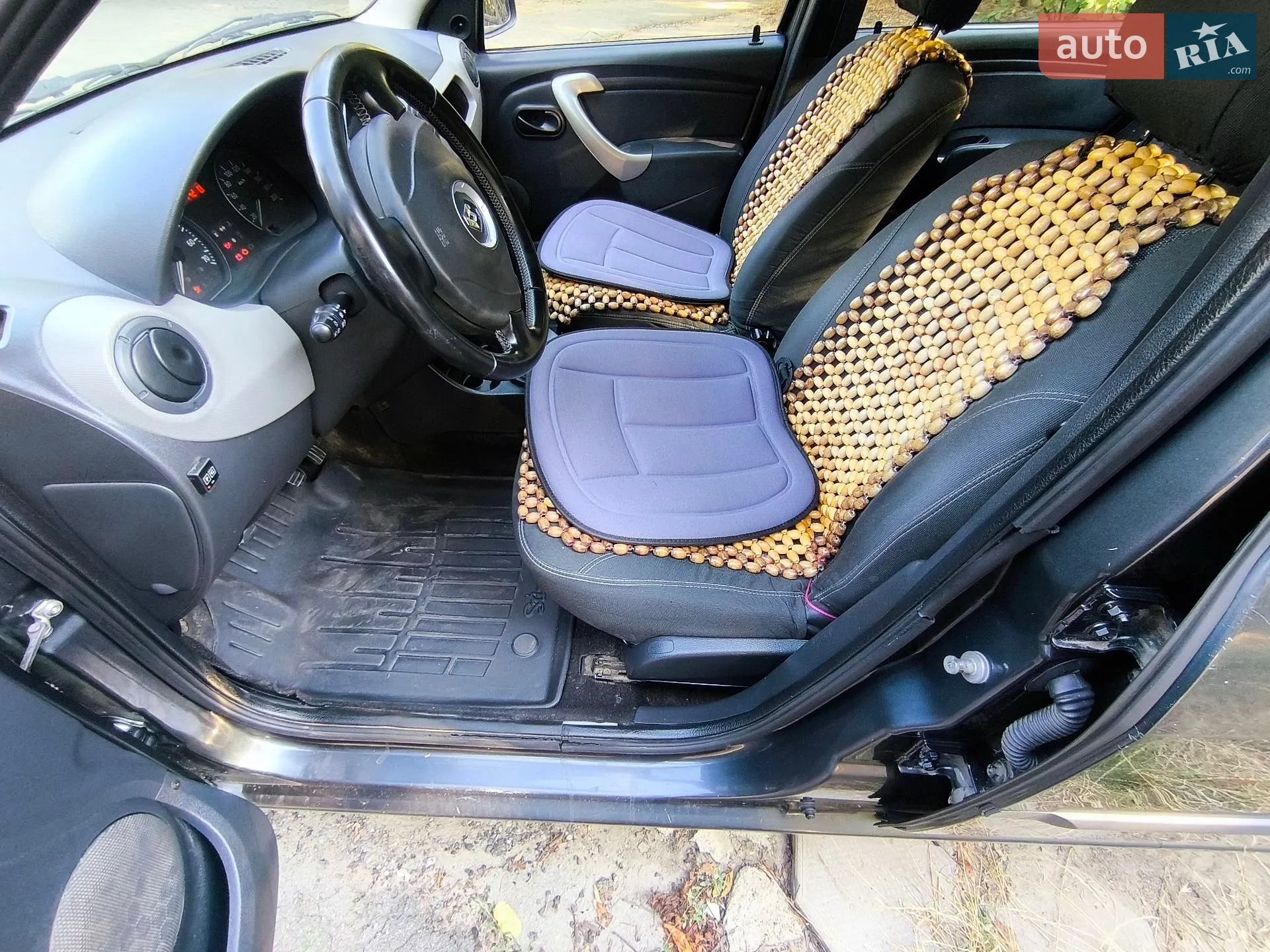 2010 Renault Logan - мініатюра 15