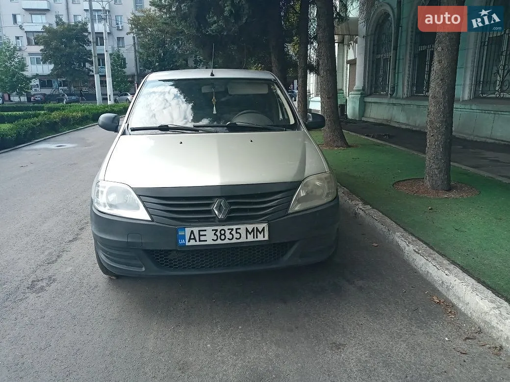 2011 Renault Logan - мініатюра 10