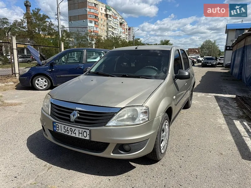Renault Logan 2012