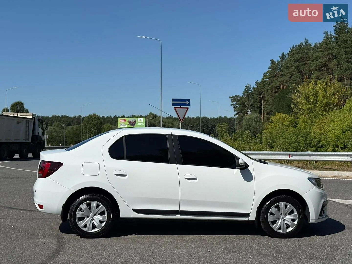 2021 Renault Logan - мініатюра 8