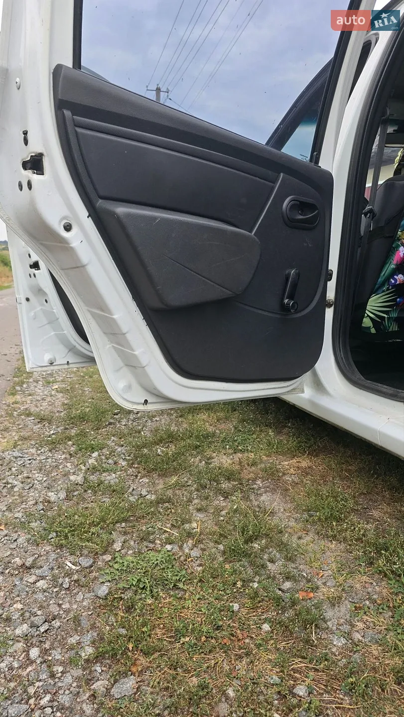 2011 Renault Logan - мініатюра 15
