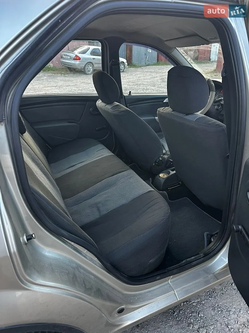 2011 Renault Logan - мініатюра 5