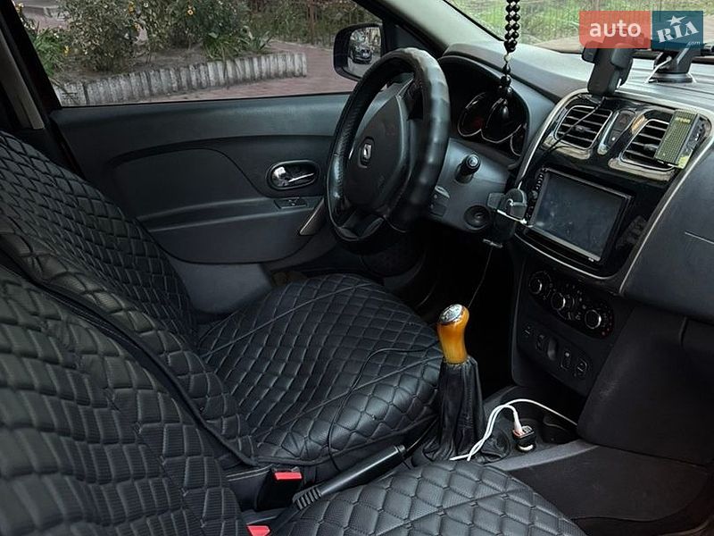 Седан Renault Logan 2013 в Киеве