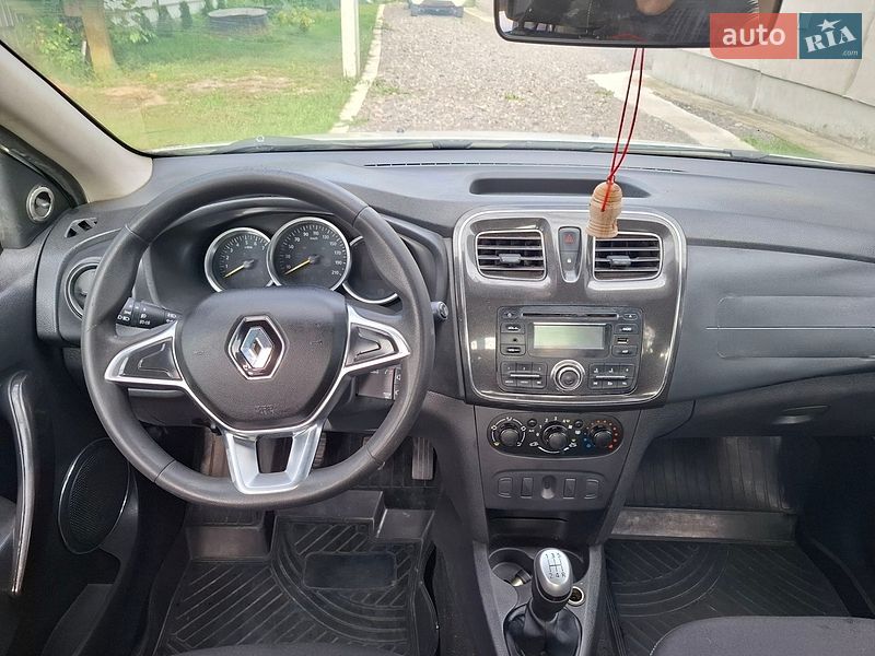 Седан Renault Logan 2017 в Любомлі