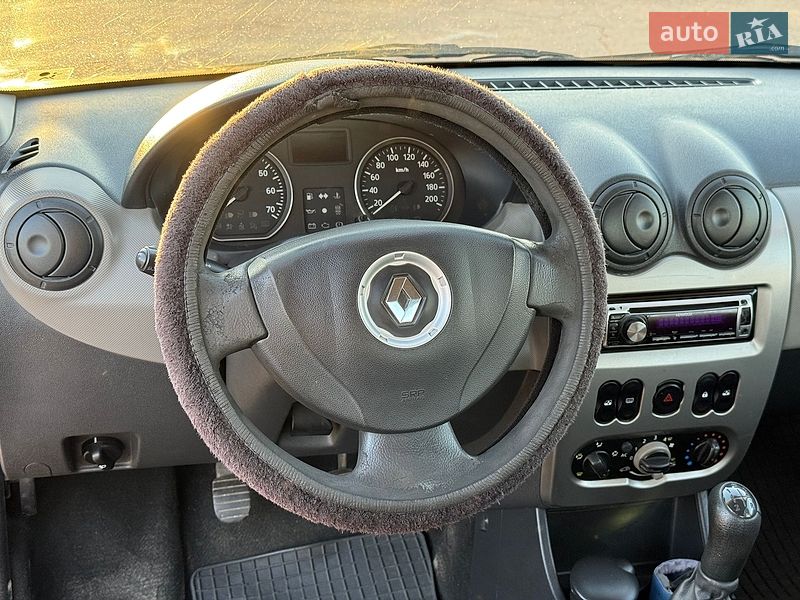 Седан Renault Logan 2011 в Запоріжжі фото 13 Седан Renault Logan 2011 в Запоріжжі
