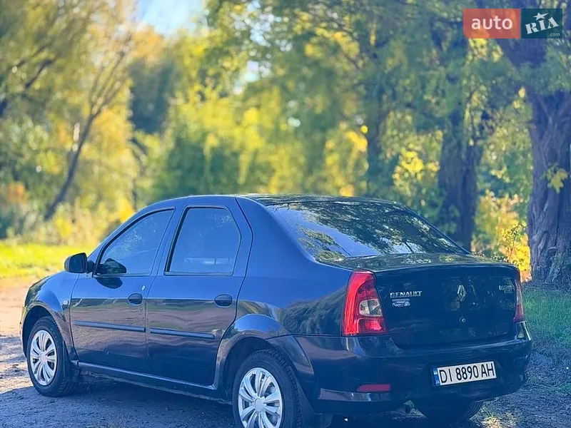 Renault Logan 2011