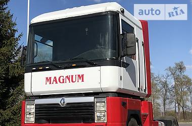 Тягач Renault Magnum 2000 в 