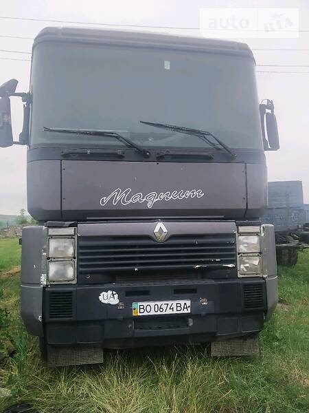 Тягач Renault Magnum 1999 в Черновцах