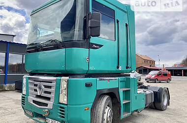 Тягач Renault Magnum 2000 в 