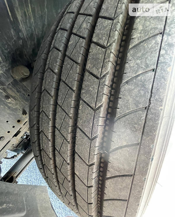 Тягач Renault Magnum 2011 в Мостиске