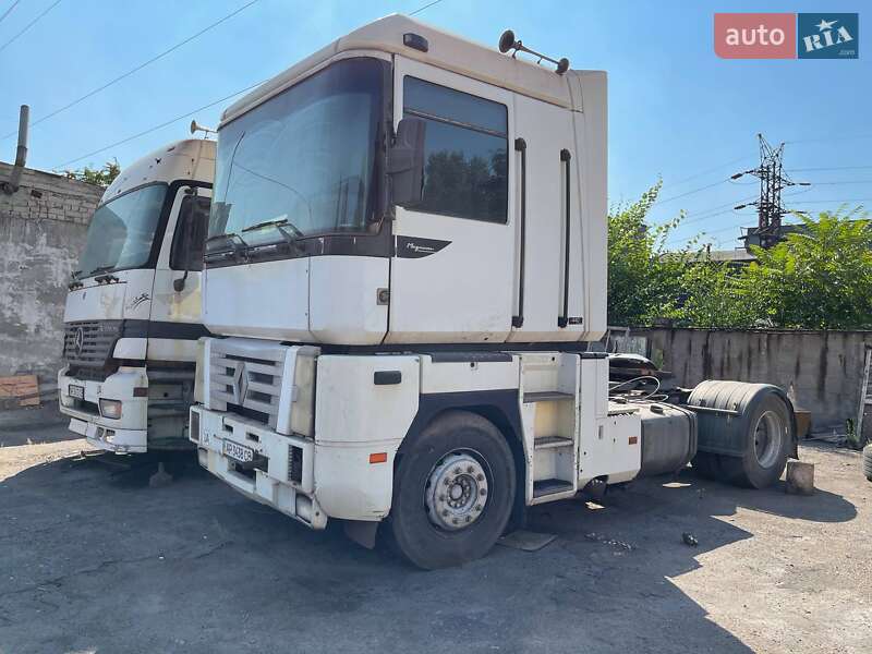 Тягач Renault Magnum 2001 в Запоріжжі