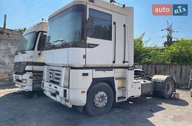 Тягач Renault Magnum 2001 в 