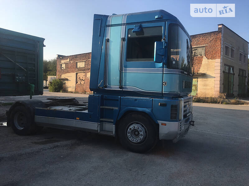 Тягач Renault Magnum 2002 в Каменец-Подольском