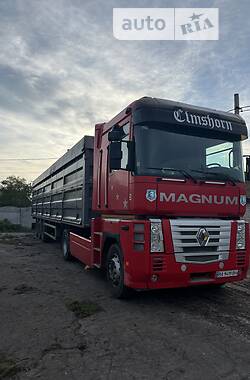 Зерновоз Renault Magnum 2005 в Кременчуці