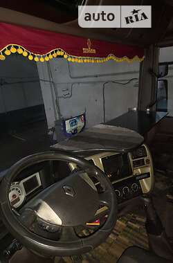 Тягач Renault Magnum 2007 в 