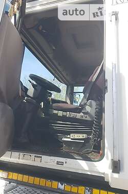 Тягач Renault Magnum 2006 в 