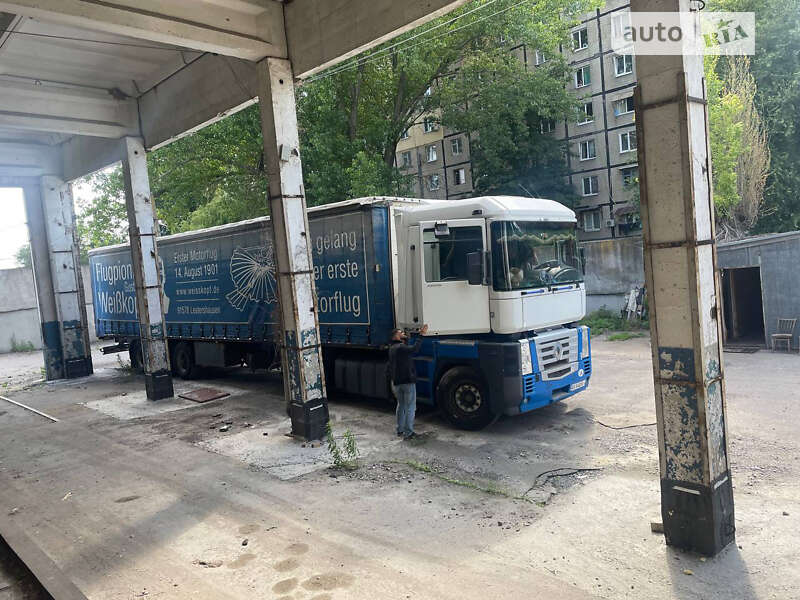 Тягач Renault Magnum 2006 в Днепре