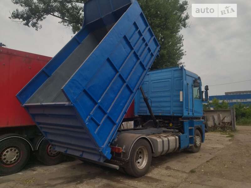 Самоскид Renault Magnum 2001 в Ромнах