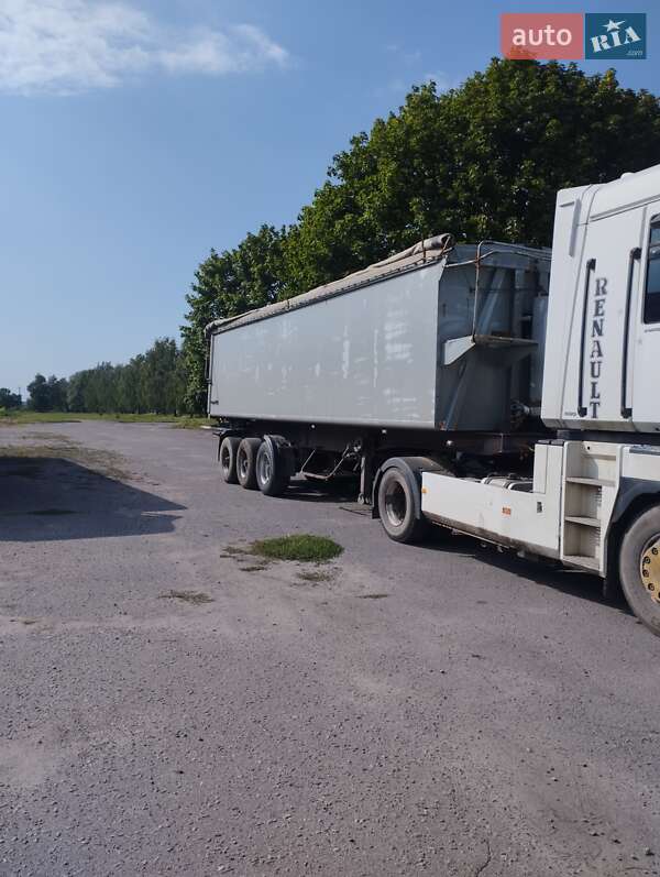 Тягач Renault Magnum 2004 в Лубнах