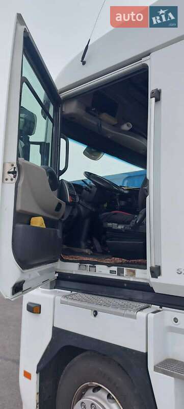Тягач Renault Magnum 2012 в Ужгороде