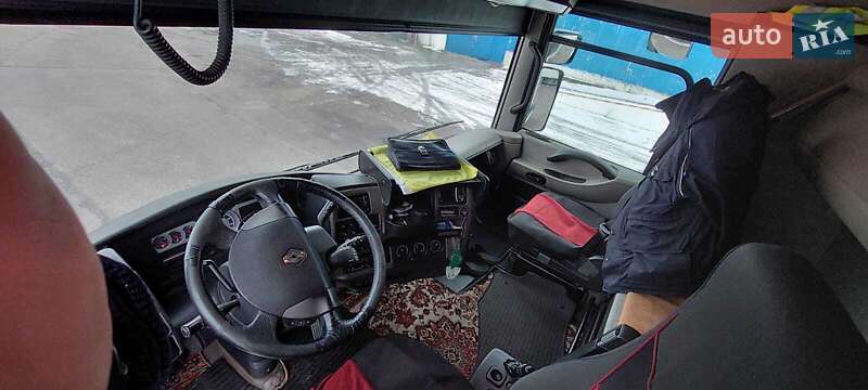 Тягач Renault Magnum 2012 в Ужгороде