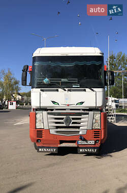 Тягач Renault Magnum 2002 в 
