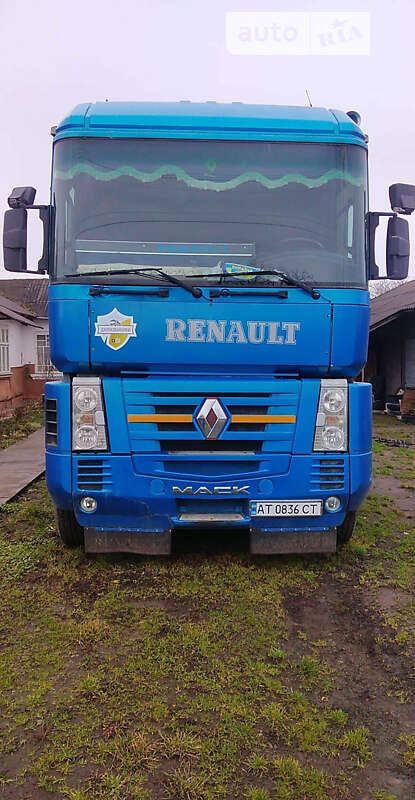 Тягач Renault Magnum 2003 в Бурштыне