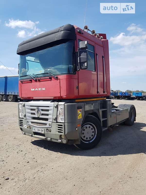 Тягач Renault Magnum 2004 в Дніпрі фото 2 Тягач Renault Magnum 2004 в Дніпрі