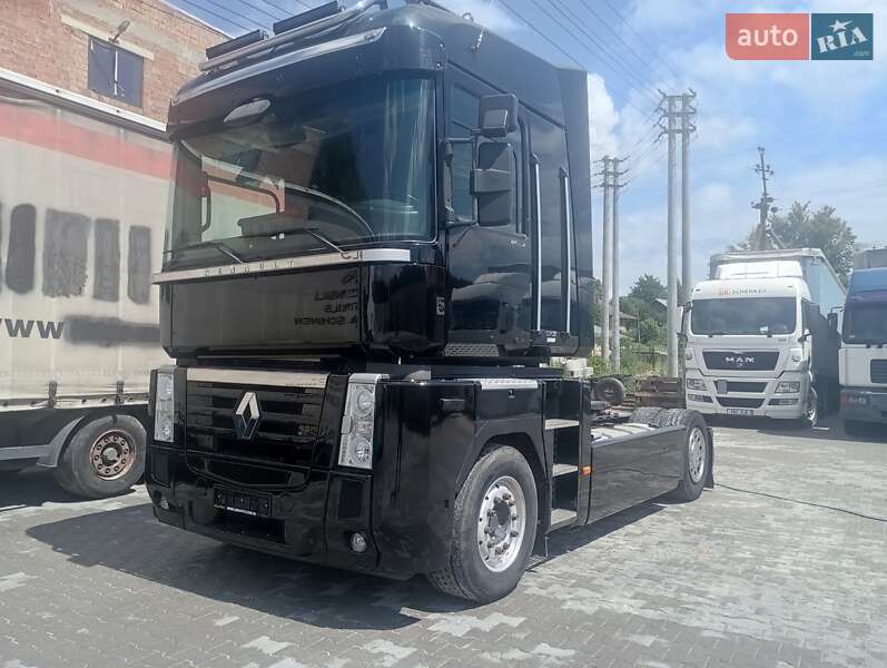 Тягач Renault Magnum 2012 в Львове