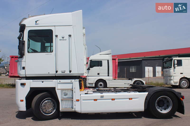 Тягач Renault Magnum 2010 в Хусті