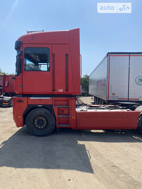 Тягач Renault Magnum 2012 в Ужгороде