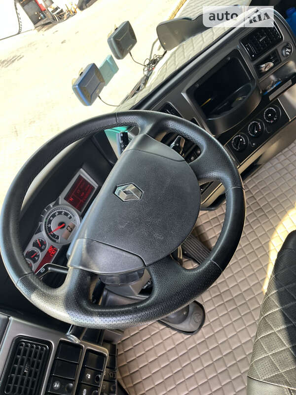 Тягач Renault Magnum 2011 в Мукачево