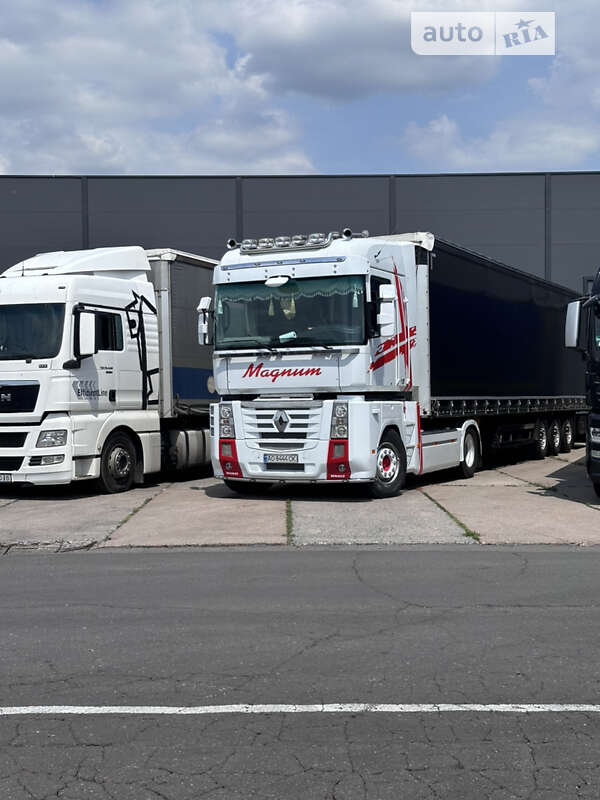 Тягач Renault Magnum 2011 в Иршаве